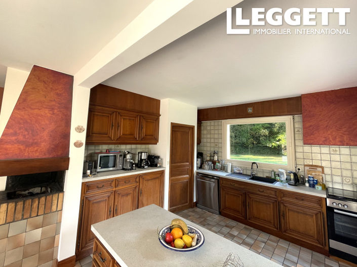 Image No.7-5 Bed House for sale