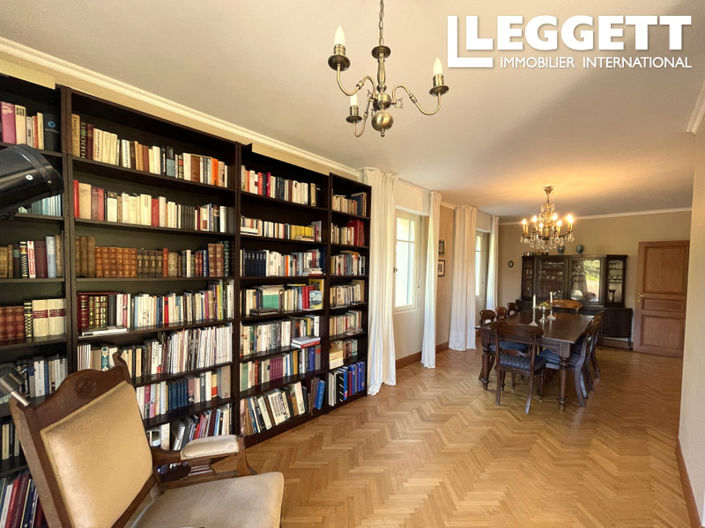 Image No.9-5 Bed House for sale