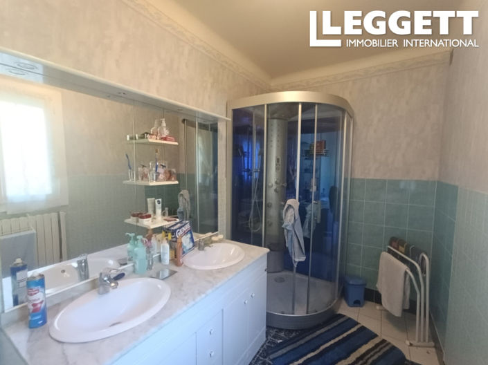 Image No.9-4 Bed House for sale