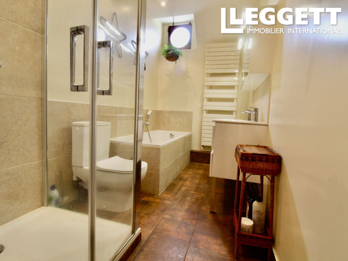 Image No.10-6 Bed House for sale