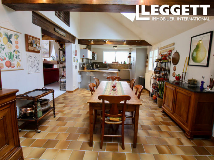 Image No.6-6 Bed House for sale