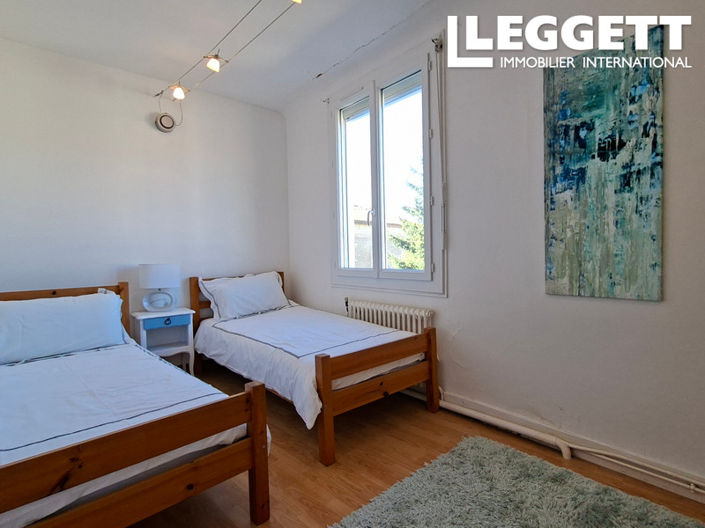 Image No.10-3 Bed House for sale