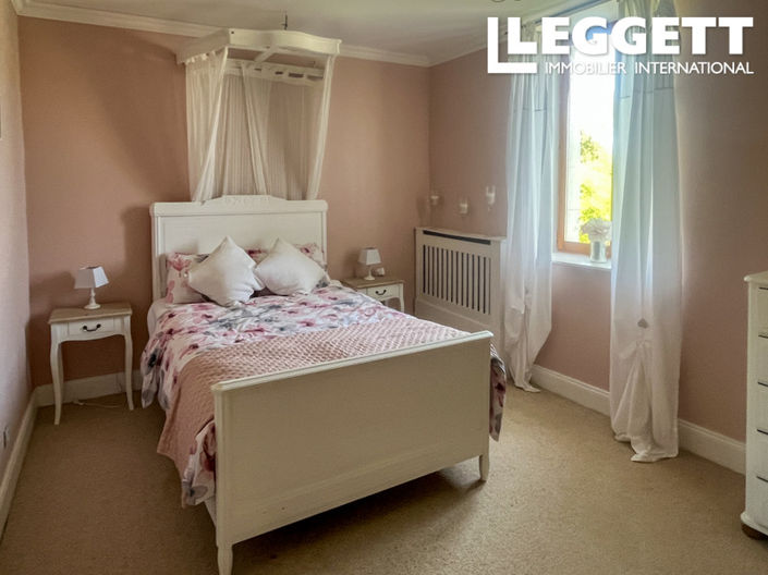 Image No.9-4 Bed House for sale