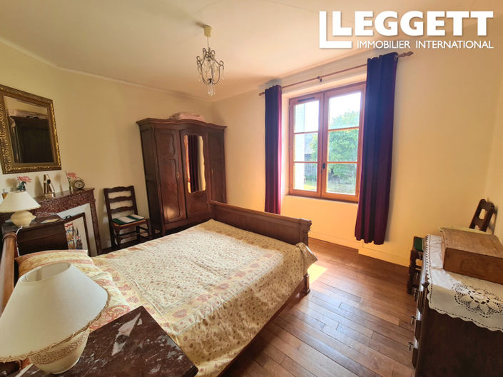 Image No.7-5 Bed House for sale