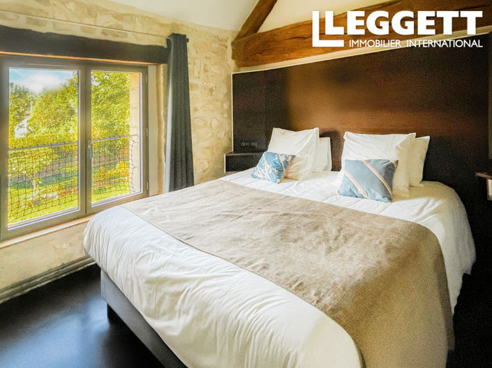 Image No.9-5 Bed House for sale