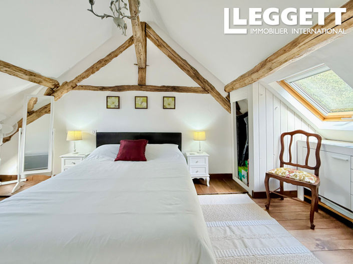 Image No.9-6 Bed House for sale