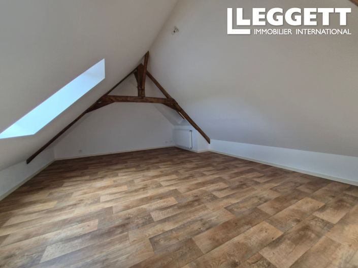 Image No.8-5 Bed House for sale