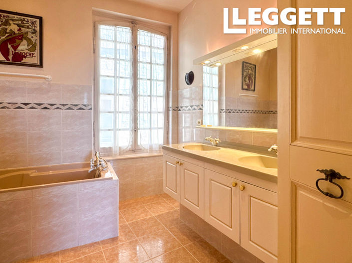 Image No.10-4 Bed House for sale