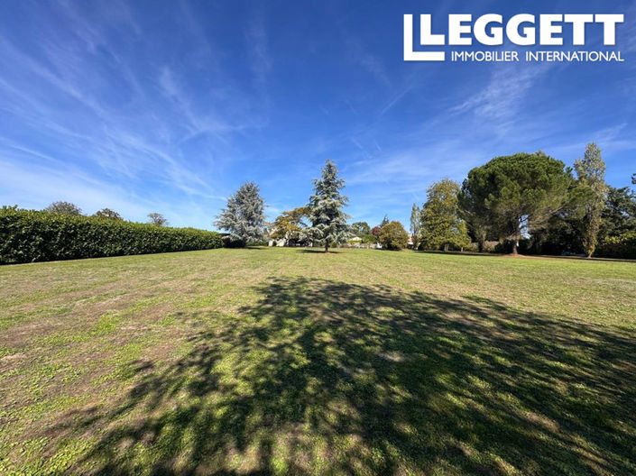 Image No.10-6 Bed House for sale