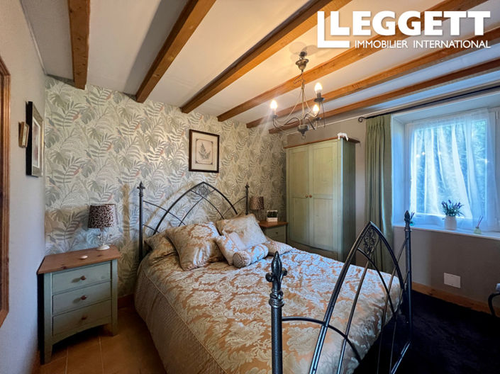 Image No.8-6 Bed House for sale