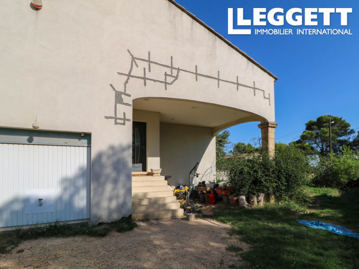 Image No.2-4 Bed House for sale