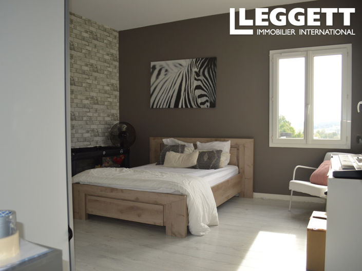 Image No.9-4 Bed House for sale