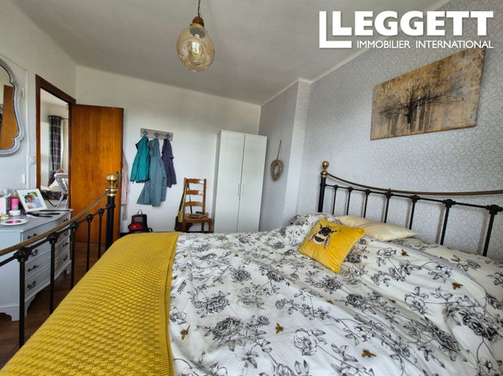 Image No.9-3 Bed House for sale