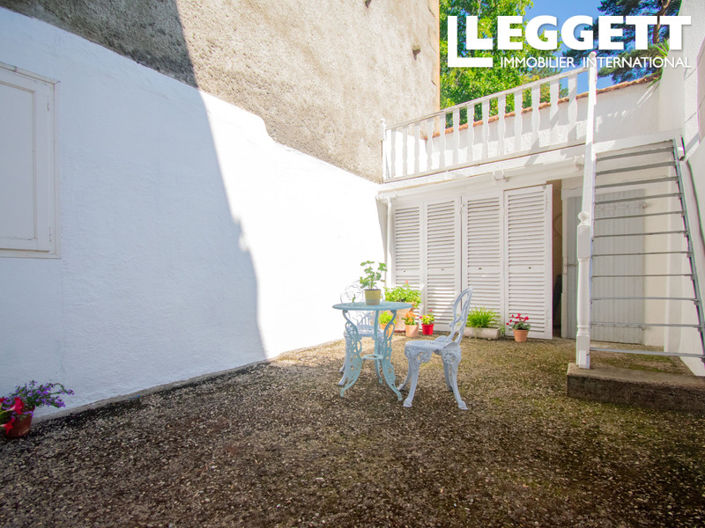 Image No.1-4 Bed House for sale