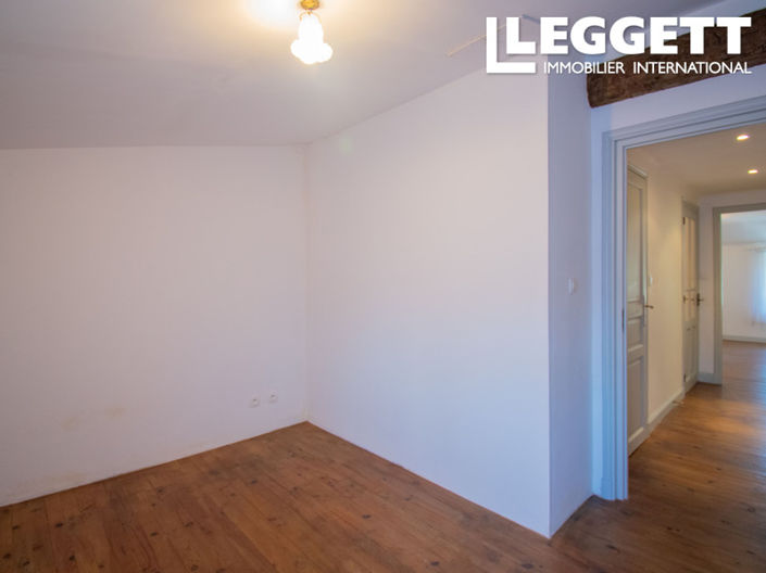 Image No.6-4 Bed House for sale