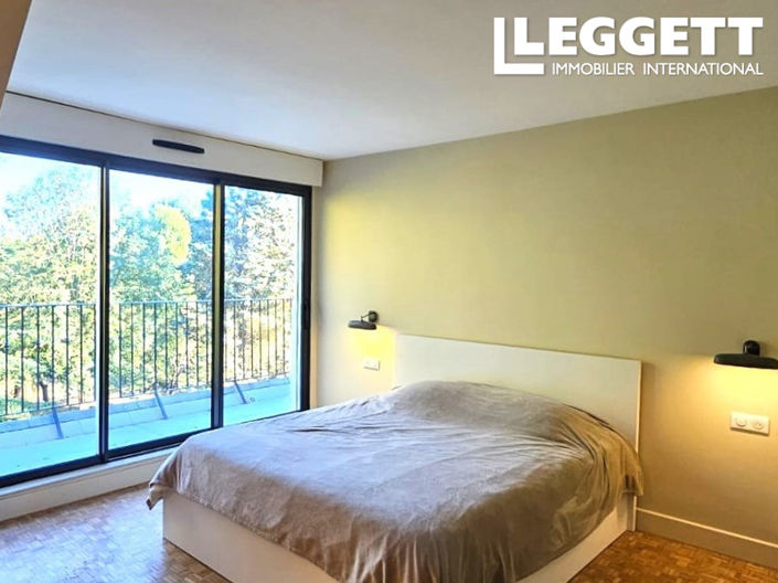 Image No.8-4 Bed House for sale