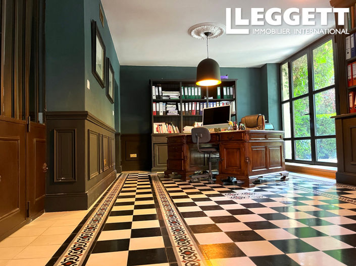 Image No.6-6 Bed House for sale