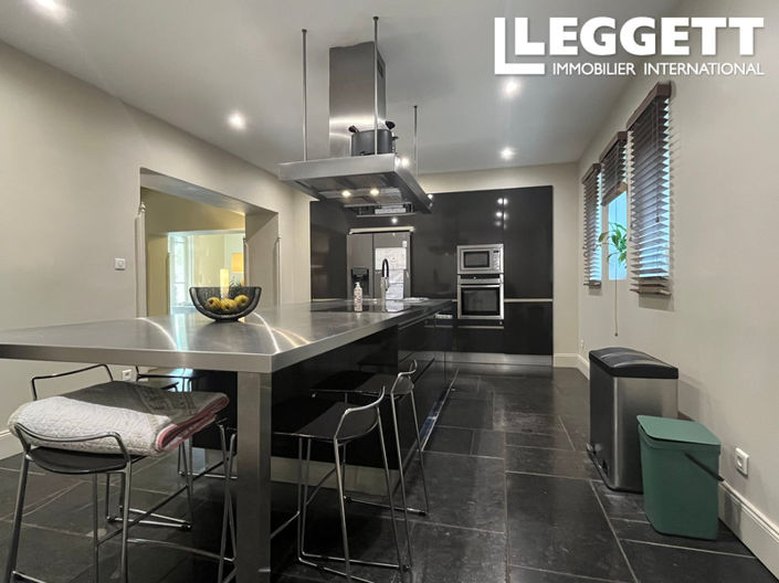 Image No.7-6 Bed House for sale