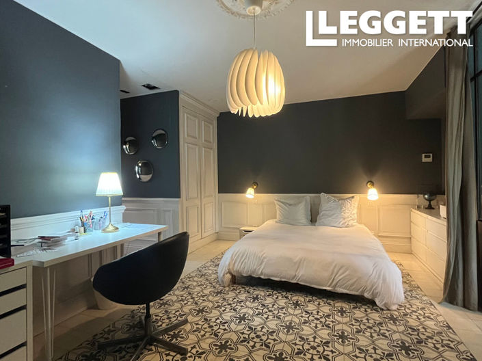 Image No.9-6 Bed House for sale