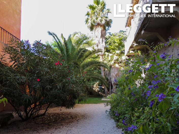 Image No.10-6 Bed House for sale