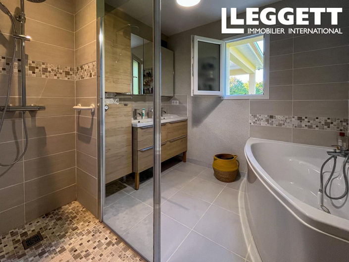 Image No.7-2 Bed House for sale