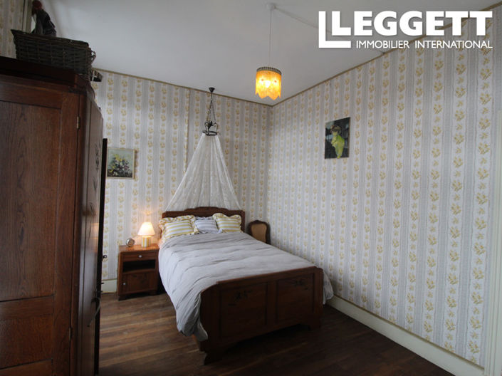 Image No.7-5 Bed House for sale