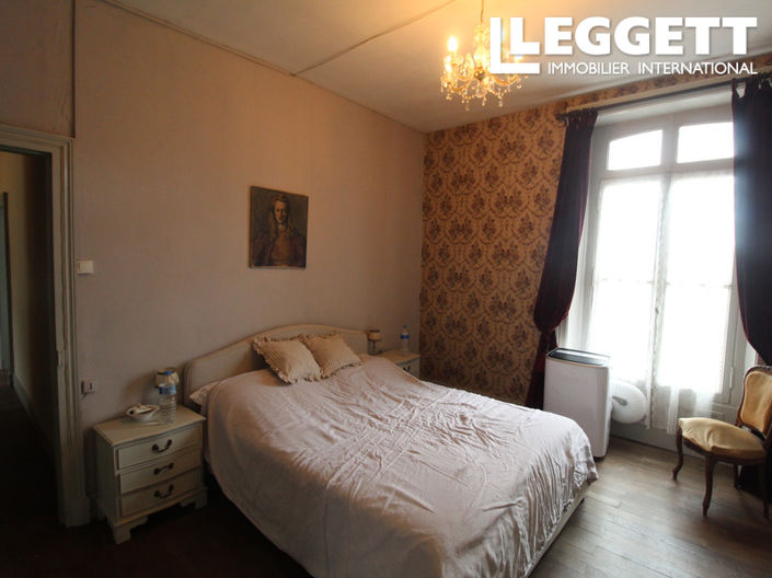 Image No.9-5 Bed House for sale