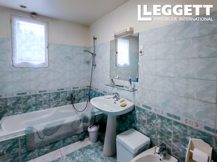 Image No.8-4 Bed House for sale