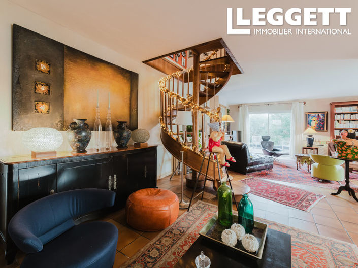 Image No.5-5 Bed House for sale