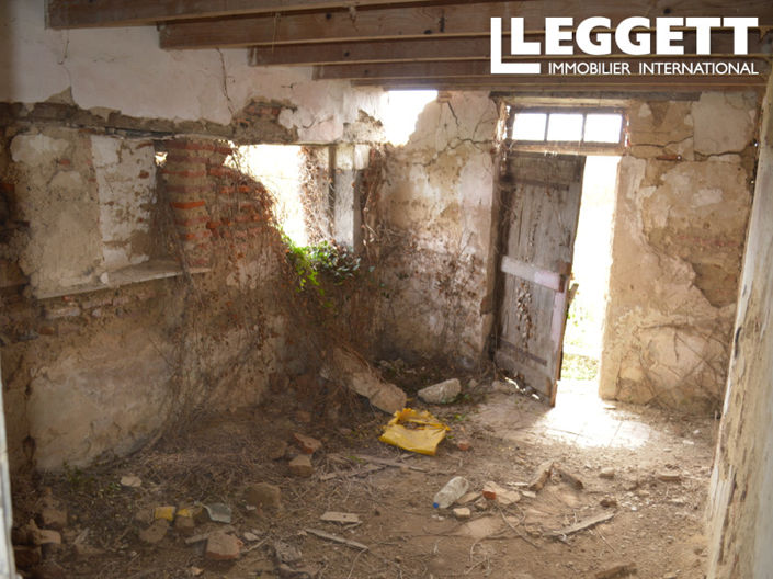 Image No.8-2 Bed House for sale