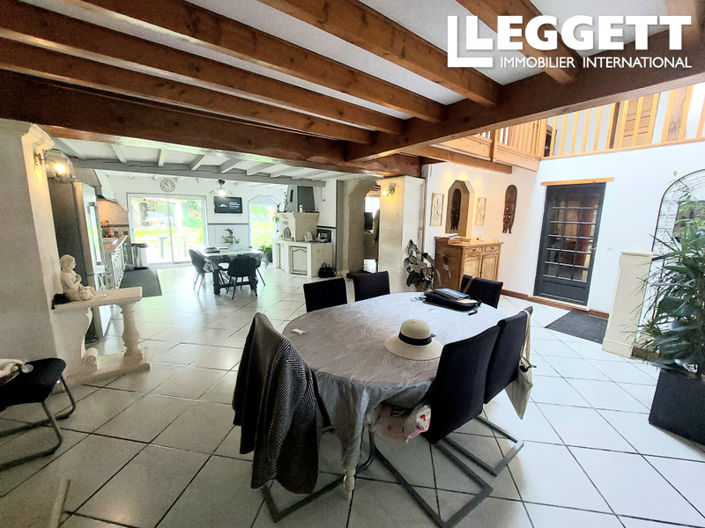 Image No.4-8 Bed House for sale