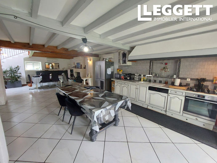 Image No.5-8 Bed House for sale