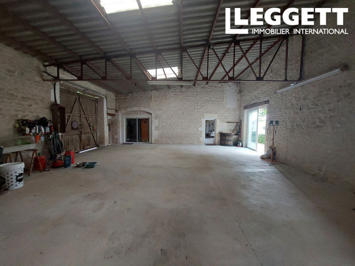 Image No.9-8 Bed House for sale