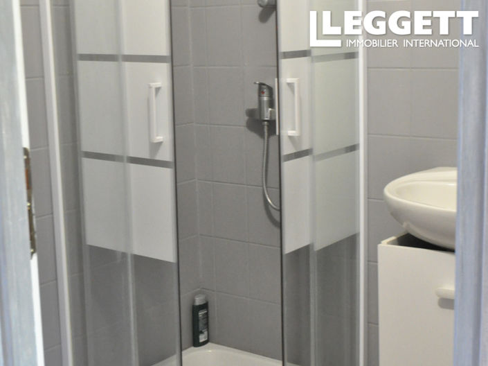 Image No.8-1 Bed House for sale