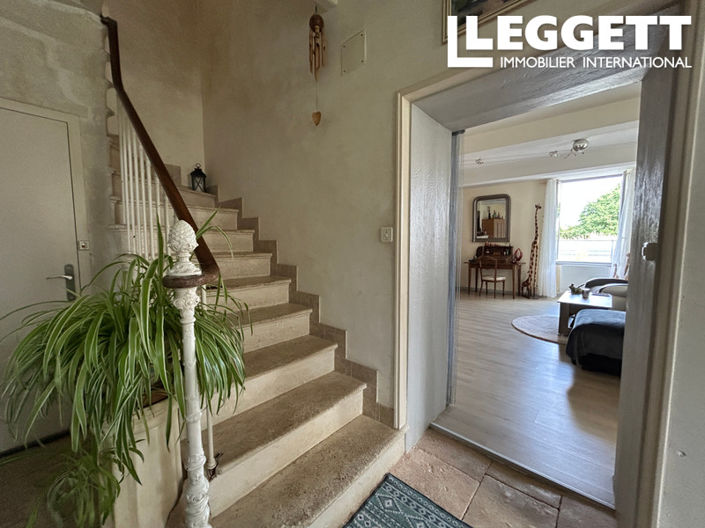 Image No.10-3 Bed House for sale