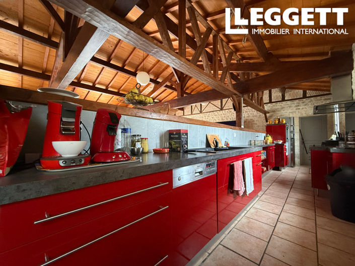 Image No.7-11 Bed House for sale