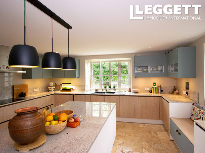 Image No.4-6 Bed House for sale