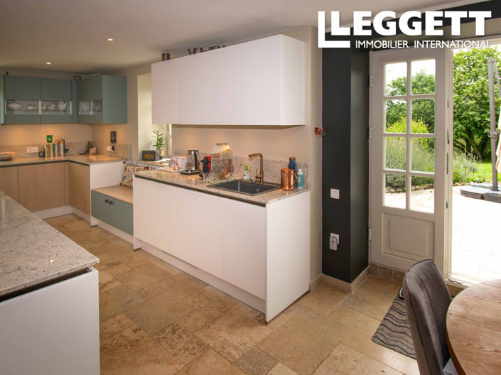 Image No.5-6 Bed House for sale