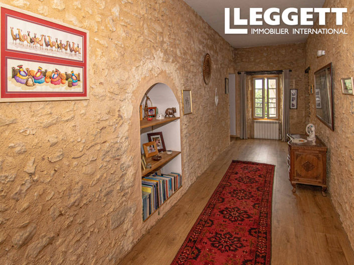 Image No.9-6 Bed House for sale