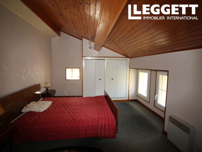 Image No.7-5 Bed House for sale