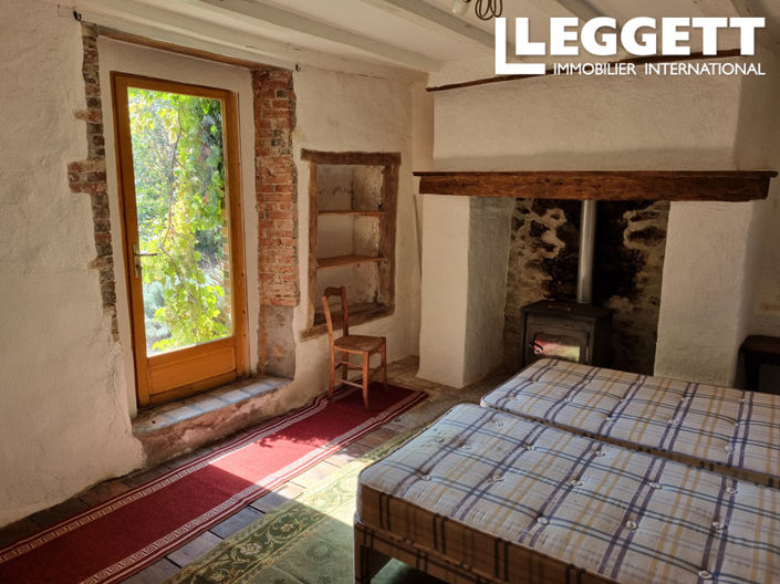 Image No.8-2 Bed House for sale