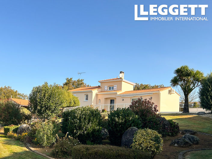 Image No.2-4 Bed House for sale