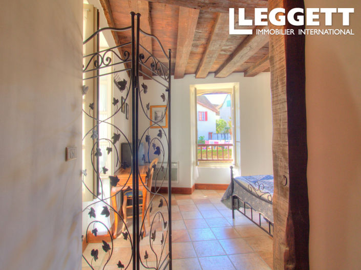 Image No.8-1 Bed House for sale