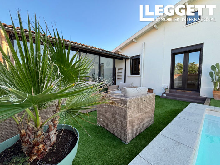 Image No.1-5 Bed House for sale