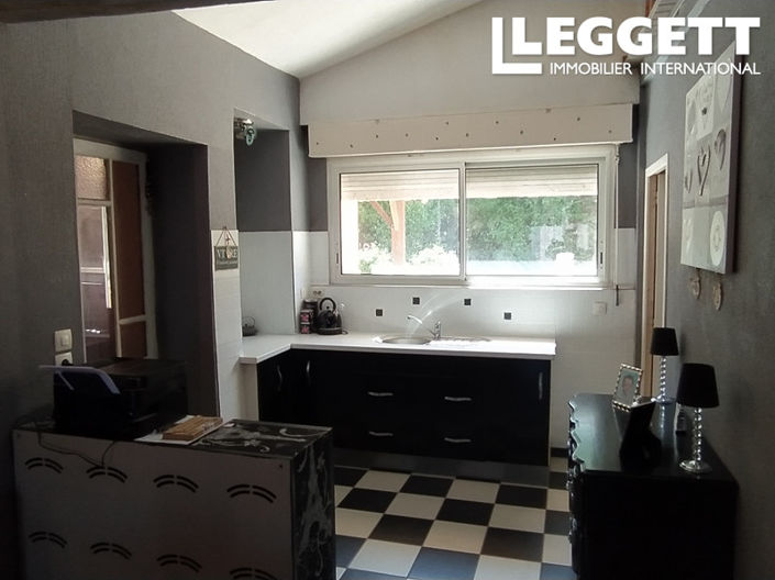 Image No.10-10 Bed House for sale