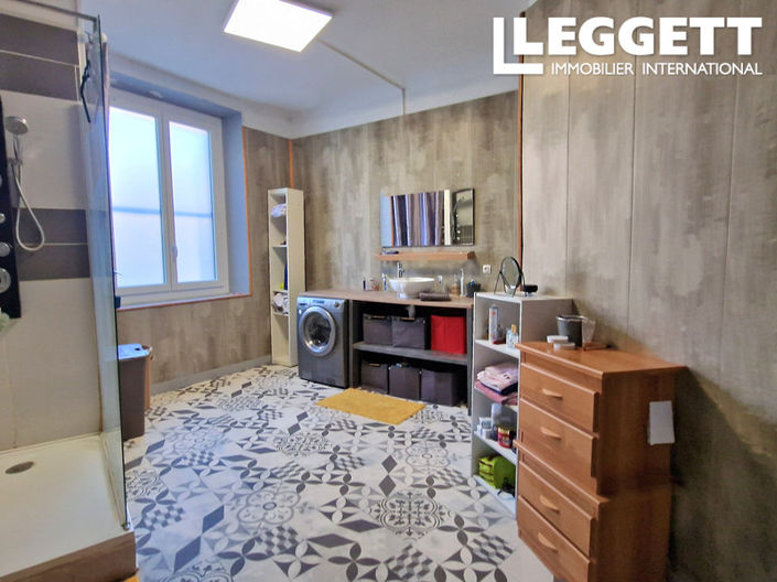 Image No.9-5 Bed House for sale