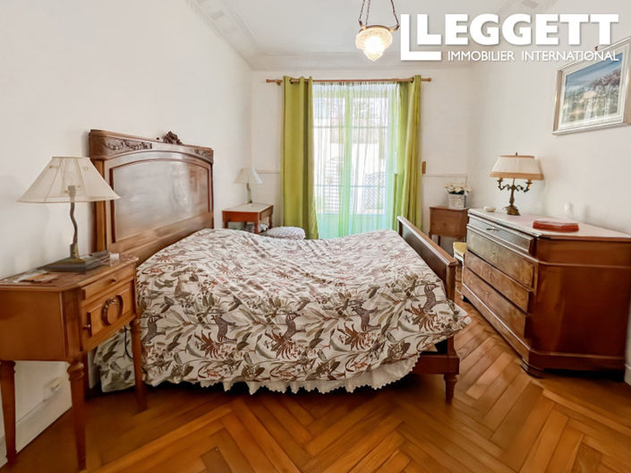 Image No.5-2 Bed House for sale