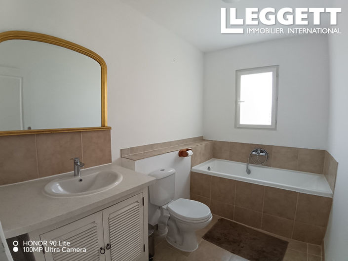 Image No.10-12 Bed Commercial for sale