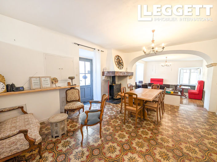 Image No.8-7 Bed House for sale