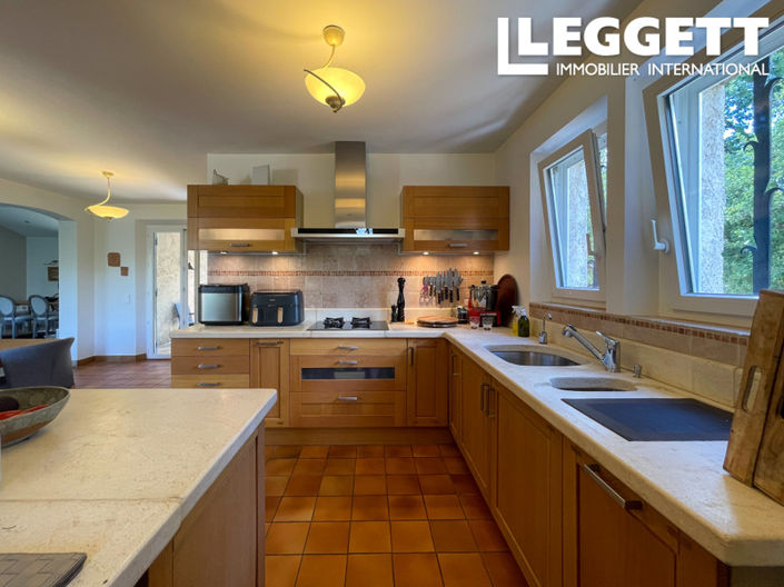 Image No.5-4 Bed House for sale